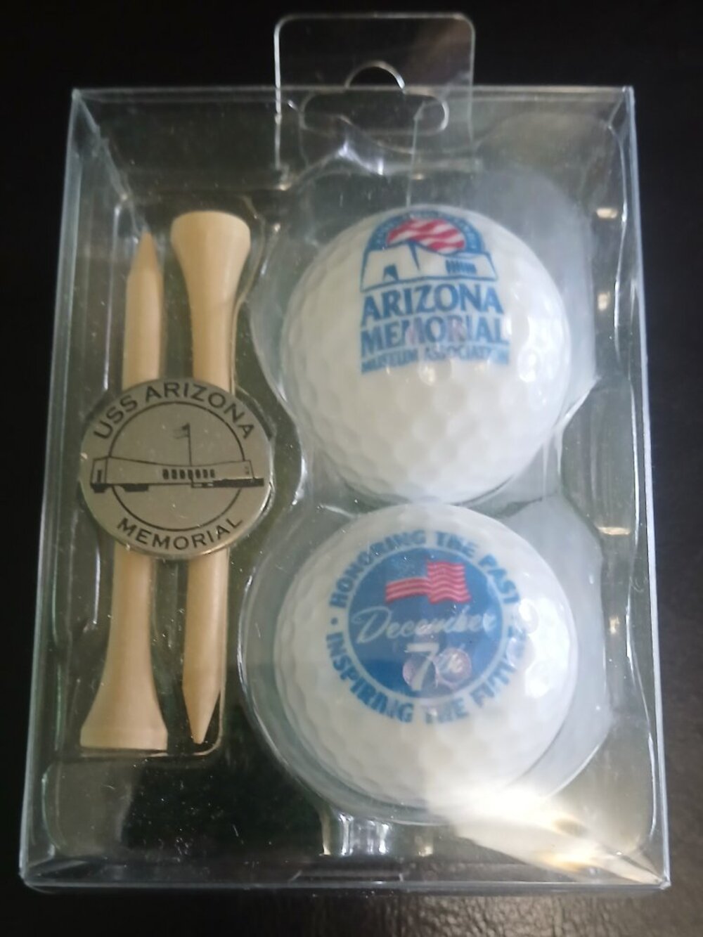 USS ARIZONA 2 GOLF BALLS 2 TEES BALLMARKER